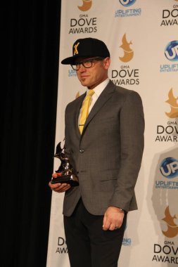 15 Ekim 2013 'te Tennessee, Nashville' deki Allen Arena 'da düzenlenen 44. GMA Dove Ödülleri' nin sahne arkasında..  