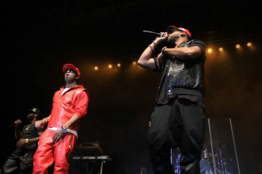 R & B Şarkıcıları Keith Sweat, Jagged Edge, Dru Hill ve Sisqo 15 Kasım 2014 'te Orlando Florida' daki CFE Arena 'da sahne aldılar..  