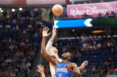 Orlando Magic, 8 Şubat 2020 tarihinde Orlando Florida 'daki Amway' de Milwaukee Bucks 'a ev sahipliği yaptı.