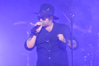 Christian Rock Bands Audio Adrenaline ve Kutless 23 Mart 2014 'te Osceola Sahne Sanatları Merkezi Kissimmee, FL' de sahne almaktadır..