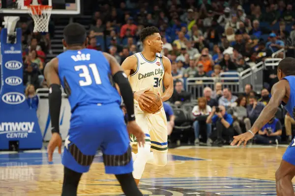 Orlando Magic Φιλοξενεί Milwaukee Bucks Στο Amway Στο Ορλάντο Της — Φωτογραφία Αρχείου