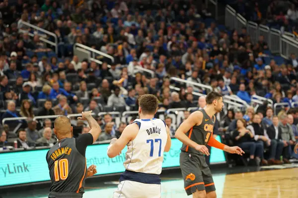 Orlando Magic Φιλοξενεί Dallas Mavericks Στο Amway Center Στο Ορλάντο — Φωτογραφία Αρχείου