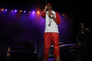 R & B Şarkıcıları Keith Sweat, Jagged Edge, Dru Hill ve Sisqo 15 Kasım 2014 'te Orlando Florida' daki CFE Arena 'da sahne aldılar.. 