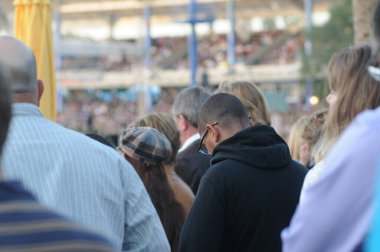 8 Nisan 2012 'de Orlando Florida' da yıllık Deniz Dünyasının Paskalya Gündoğumu Servisi. 