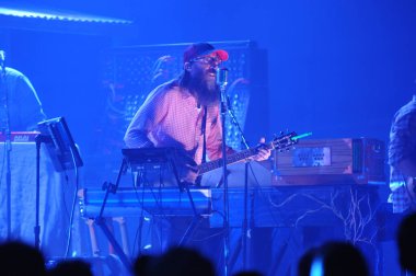 Christian Rock Group David Crowder Band, 17 Ekim 2017 'de Orlando Florida' daki Winter Jam Tour 'da sahne almaktadır..  