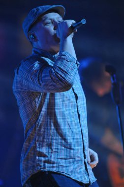 Christian Rock Bands Audio Adrenaline ve Kutless 23 Mart 2014 'te Osceola Sahne Sanatları Merkezi Kissimmee, FL' de sahne almaktadır..  