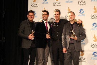 15 Ekim 2013 'te Tennessee, Nashville' deki Allen Arena 'da düzenlenen 44. GMA Dove Ödülleri' nin sahne arkasında..  