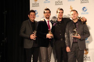15 Ekim 2013 'te Tennessee, Nashville' deki Allen Arena 'da düzenlenen 44. GMA Dove Ödülleri' nin sahne arkasında.. 