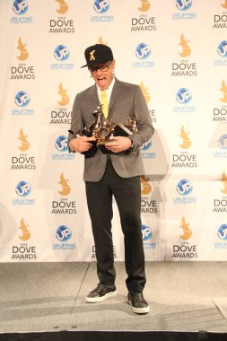 15 Ekim 2013 'te Tennessee, Nashville' deki Allen Arena 'da düzenlenen 44. GMA Dove Ödülleri' nin sahne arkasında.. 