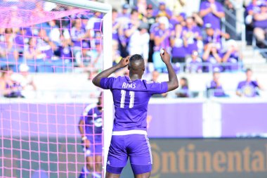 Orlando City SC, 23 Ekim 2016 'da Orlando Florida' daki Camp World Stadyumu 'nda DC United' ı ağırladı.