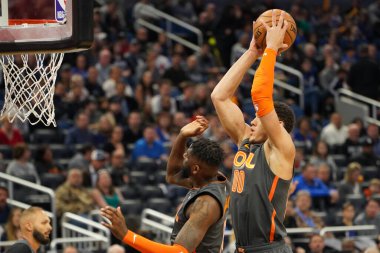 Orlando Magic, 8 Şubat 2020 tarihinde Orlando Florida 'daki Amway' de Milwaukee Bucks 'a ev sahipliği yaptı.. 