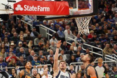 Orlando Magic, 21 Şubat 2020 Cuma günü Orlando Florida 'daki Amway Center' da Dallas Mavericks 'e ev sahipliği yapıyor.