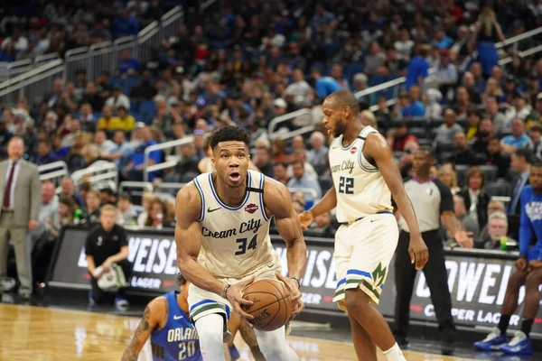 Orlando Magic Φιλοξενεί Milwaukee Bucks Στο Amway Στο Ορλάντο Της — Φωτογραφία Αρχείου