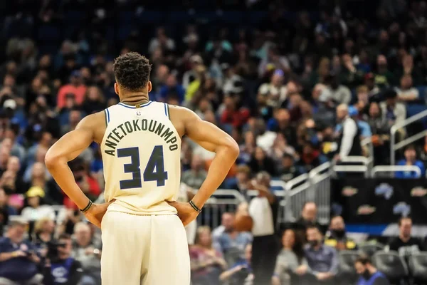 Orlando Magic, 8 Şubat 2020 tarihinde Orlando Florida 'daki Amway' de Milwaukee Bucks 'a ev sahipliği yaptı..  