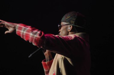 R & B Şarkıcısı Usher 12 Aralık 2014 'te Orlando Florida' daki Amway Center 'da sahne alacak..  