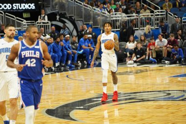 Orlando Magic 27 Aralık 2019 Cuma günü Orlando, Florida 'daki Amway Arena' da Philadelphia 76ers 'a ev sahipliği yapıyor..