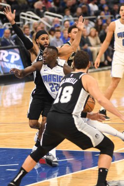 Orlando Magic, 19 Aralık 2018 tarihinde Orlando Florida 'daki Amway Center' da San Antonio Spurs 'a ev sahipliği yapmaktadır.. 