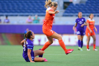 Orlando Pride sunucusu Houston Dash 23 Haziran 2016 'da Orlando Florida' daki Dünya Kampı Stadyumu 'nda..