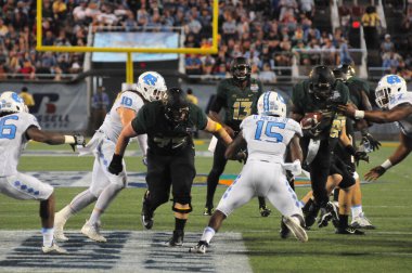 Kuzey Carolina 29 Aralık 2015 tarihinde Orlando Florida 'daki Kamp Dünya Stadyumu' nda oynanan Russell Atletizm Kupası 'nda Baylor ile karşılaşacak.. 