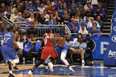 Orlando Magic 17 Ekim 2018 'de Orlando Florida' daki Amway Center 'da Miami Heat' i sunar..