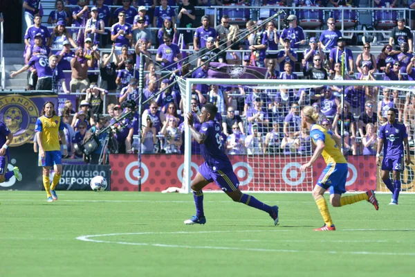 Orlando City 29 Nisan 2017 'de Orlando, Florida' daki Orlando City Stadyumu 'nda Colorado Rapids' e ev sahipliği yaptı.) 