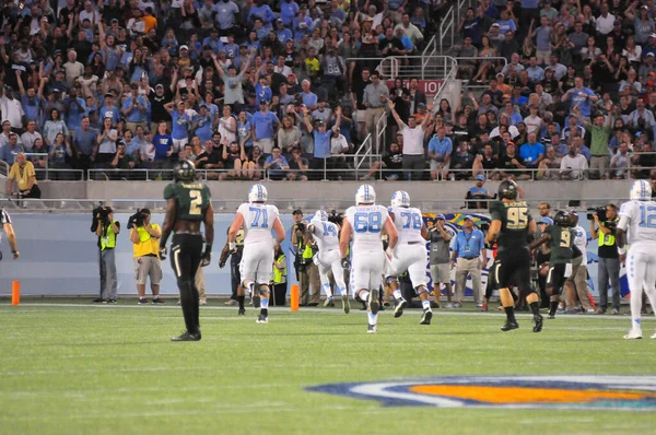 Carolina Del Norte Enfrenta Baylor Durante Russell Athletic Bowl Camping —  Fotos de Stock