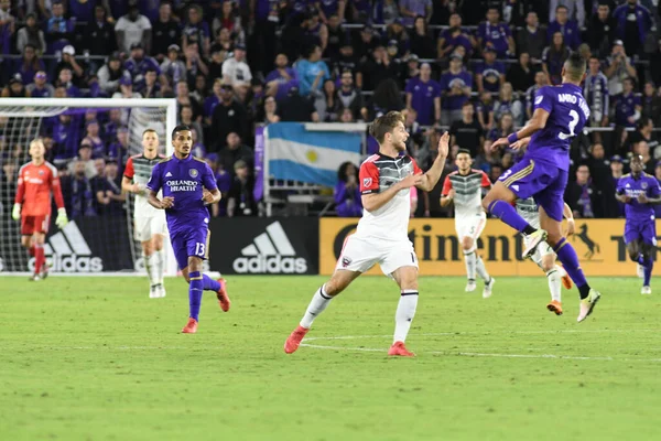Orlando City SC, 23 Ekim 2016 'da Orlando Florida' daki Camp World Stadyumu 'nda DC United' ı ağırladı..  