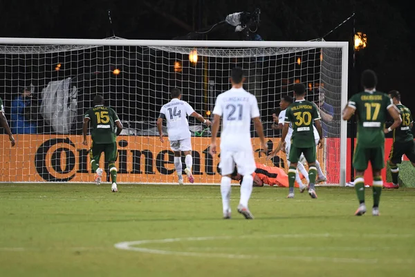 Los Angeles Galaksisi, 14 Temmuz 2020 'de Orlando Florida ABD' deki ESPN Vahşi Spor Dünyası 'nda düzenlenen MLS Sırt Turnuvası sırasında Portland Timbers ile karşı karşıya geldi.