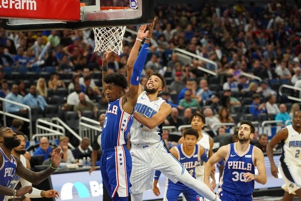 Orlando Magic 13 Ekim 2019 'da Florida, Orlando' daki Amway Center 'da Philadelphia 76ers' a ev sahipliği yaptı..  