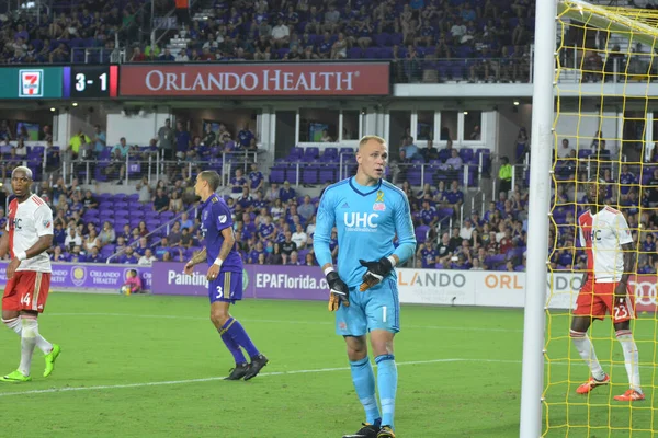 Orlando City 27 Eylül 2017 'de Orlando City Stadyumu' nda New England Devrimi 'ne ev sahipliği yaptı..  