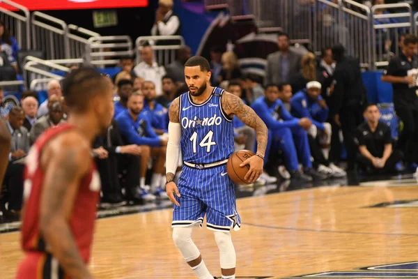 Orlando Magic 17 Ekim 2018 'de Orlando Florida' daki Amway Center 'da Miami Heat' i sunar..