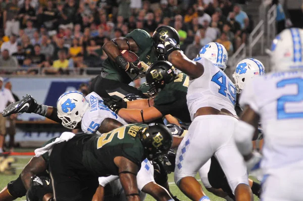 Kuzey Carolina 29 Aralık 2015 tarihinde Orlando Florida 'daki Kamp Dünya Stadyumu' nda oynanan Russell Atletizm Kupası 'nda Baylor ile karşılaşacak..