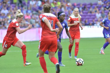 Orlando Pride 22 Nisan 2017 'de Orlando City Stadyumu' nda Washington Spirit 'e ev sahipliği yaptı..  