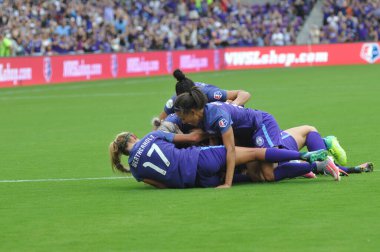 Orlando Pride 22 Nisan 2017 'de Orlando City Stadyumu' nda Washington Spirit 'e ev sahipliği yaptı..  