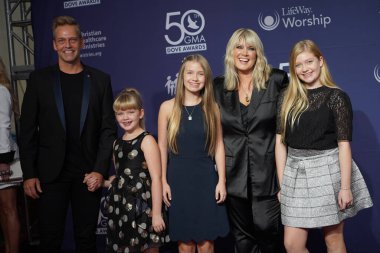 15 Ekim 2019 'da Nashville, Tennessee' deki Linbscome Üniversitesi 'nde verilen 50. GMA Dove Ödülleri sırasında kırmızı halı. 