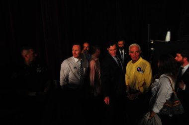 Şarkıcı Jon Bon Jovi, 5 Kasım 2016 'da St. Petersburg Florida' da Devlet Street Theater in Support of HIllary Clinton 'ın Başkan İhalesi' nde sahne alıyor.