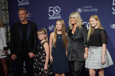 15 Ekim 2019 'da Nashville, Tennessee' deki Linbscome Üniversitesi 'nde verilen 50. GMA Dove Ödülleri sırasında kırmızı halı. 