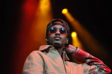 R & B Şarkıcısı Usher 12 Aralık 2014 'te Orlando Florida' daki Amway Center 'da sahne alacak..  