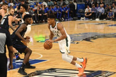 Orlando Magic, 19 Ocak 2019 Cumartesi günü Orlando Florida 'daki Amway Arena' da Milwaukee Doları 'na ev sahipliği yapıyor..