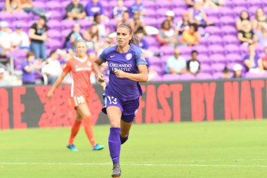 Orlando Pride, 22 Nisan 2018 'de Florida, Orlando' daki Exploria Stadyumu 'nda Houston Dash' e ev sahipliği yaptı.. 