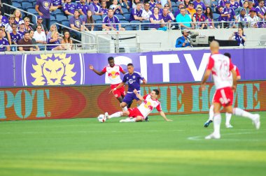 Orlando City SC, 6 Mayıs 2016 'da Orlando Florida' daki Dünya Kampı Stadyumu 'nda New York Red Bulls' a ev sahipliği yaptı.. 