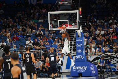 Orlando Magic, Orlando, Florida, ABD 'deki Amway Center' da Milwaukee Bucks 'a ev sahipliği yapıyor. 1 Kasım 2019.  