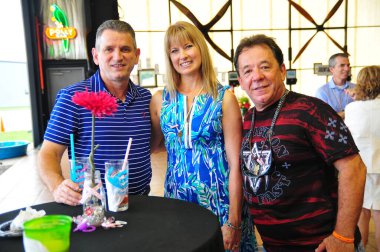 19 Eylül 2015 'te, Bebekler için Kahramanlar Sanford Florida' da bir bağış etkinliğine ev sahipliği yaptı..  