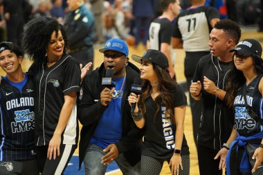 Orlando Magic 27 Aralık 2019 Cuma günü Orlando, Florida 'daki Amway Arena' da Philadelphia 76ers 'a ev sahipliği yapıyor..