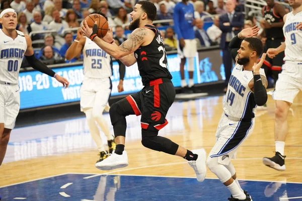 Orlando Magic 19 Nisan 2019 Cuma günü Orlando Florida 'daki Amway Arena' daki NBA Playoff 1 'de Toronto Rapçileri' ne ev sahipliği yapıyor.
