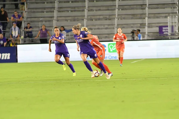 Orlando Pride 28 Haziran 2018 'de Orlando City Stadyumu' nda Houston Dash 'e ev sahipliği yaptı..  