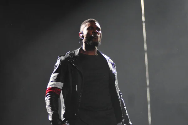 Singer Usher Produit Amway Center Orlando Floride Décembre 2014 — Photo