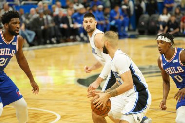 Orlando Magic 27 Aralık 2019 Cuma günü Orlando, Florida 'daki Amway Arena' da Philadelphia 76ers 'a ev sahipliği yapıyor..