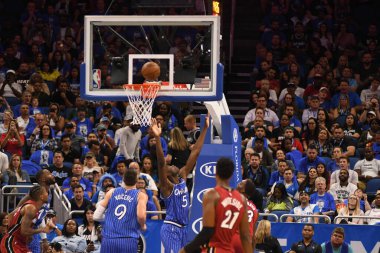 Orlando Magic 17 Ekim 2018 'de Orlando Florida' daki Amway Center 'da Miami Heat' i sunar..