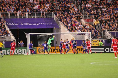 Orlando City SC, 8 Mayıs 2015 'te Florida' daki Kamp Dünyası Stadyumu 'nda Los Angeles Galaksisi' ne ev sahipliği yaptı.. 